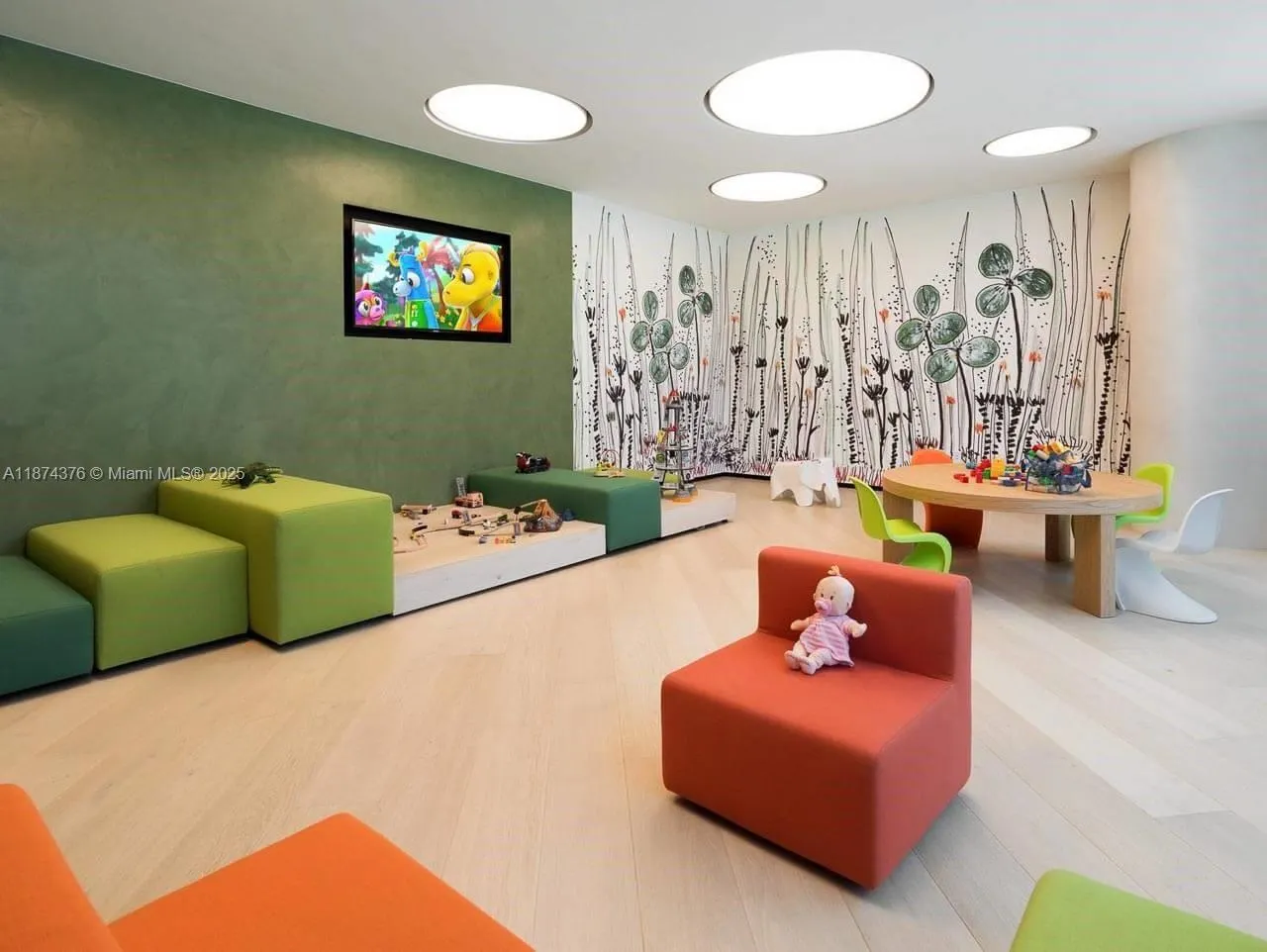 10203 Collins Ave, #1105