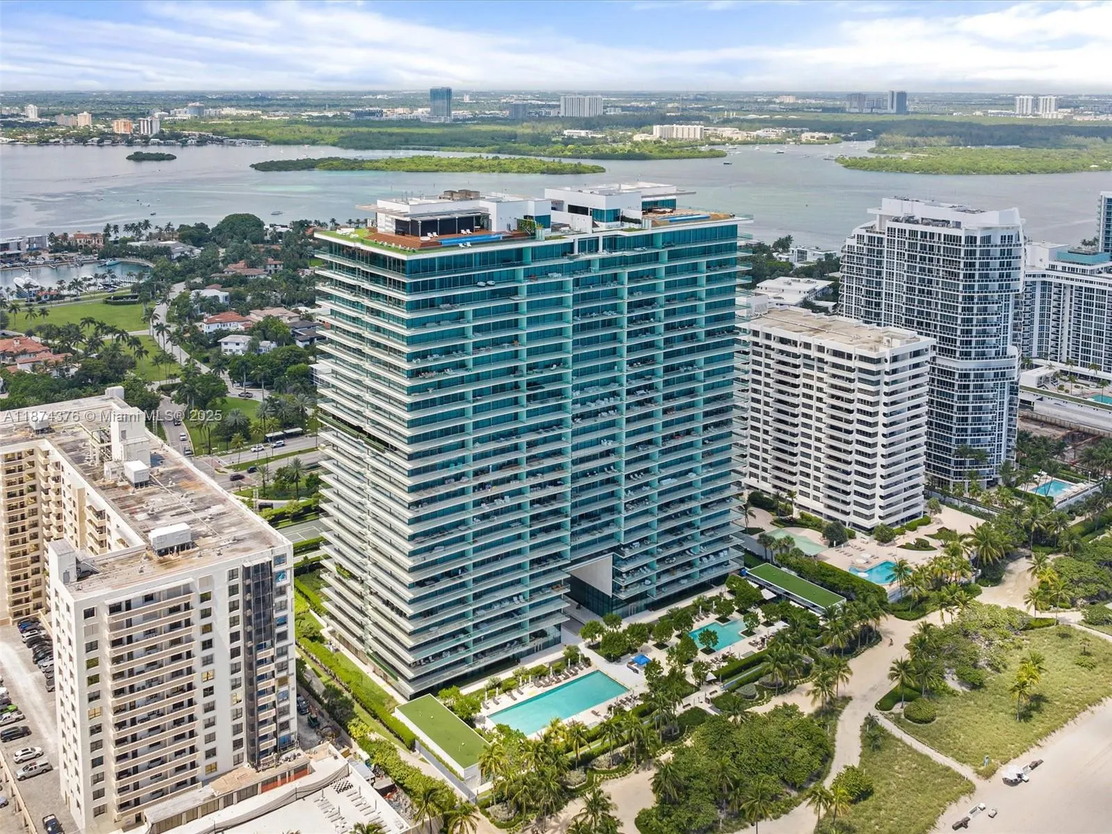 10203 Collins Ave, #1105