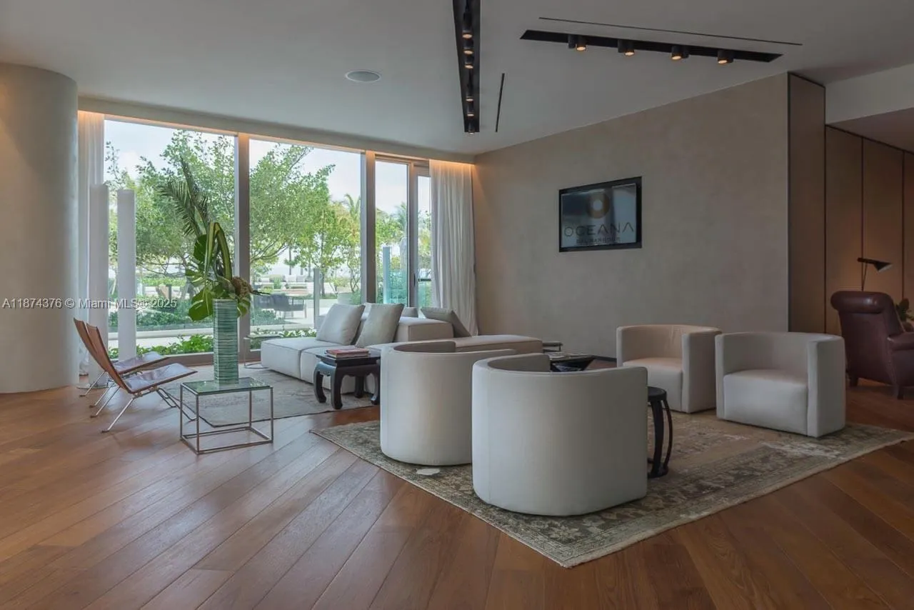 10203 Collins Ave, #1105