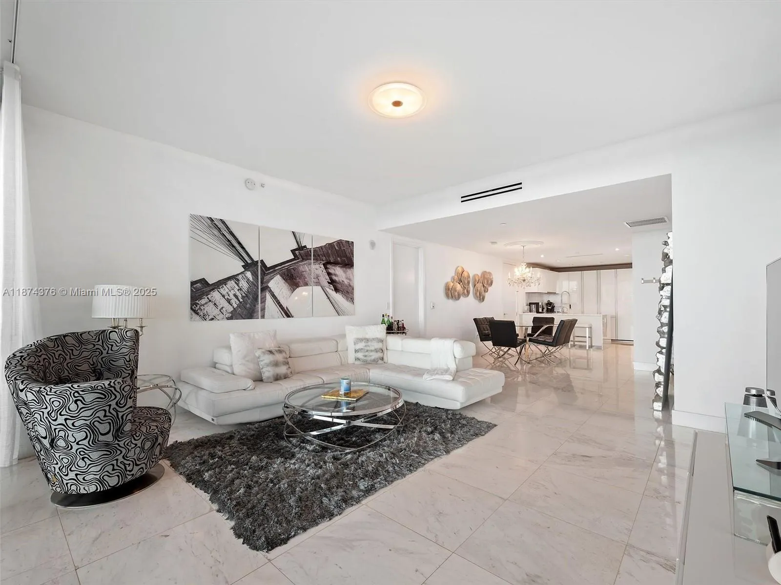 10203 Collins Ave, #1105