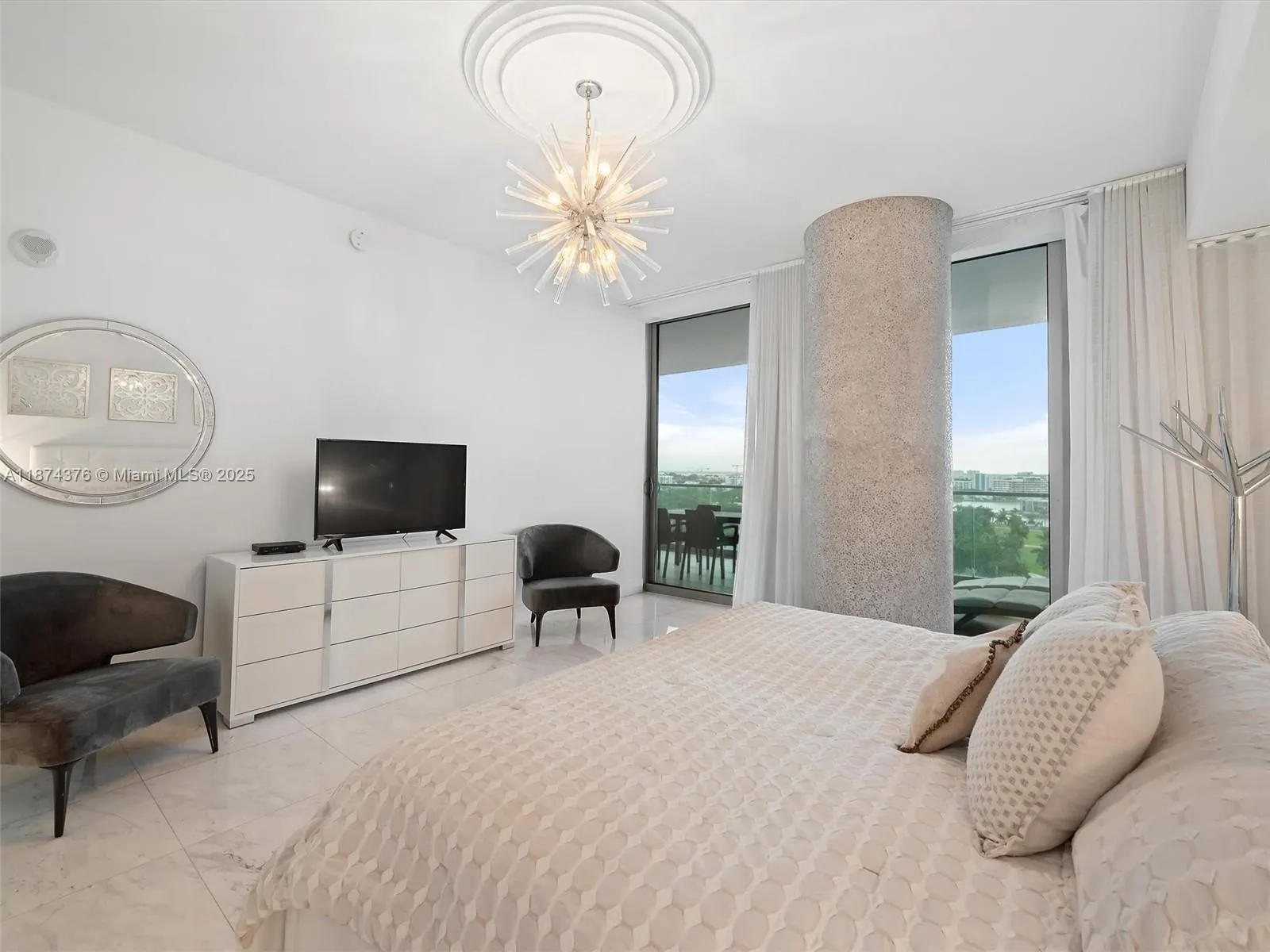 10203 Collins Ave, #1105