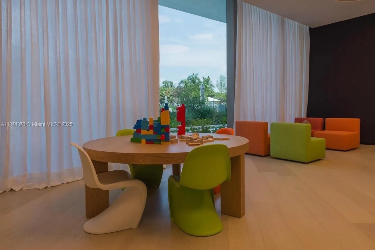 10203 Collins Ave, #1105