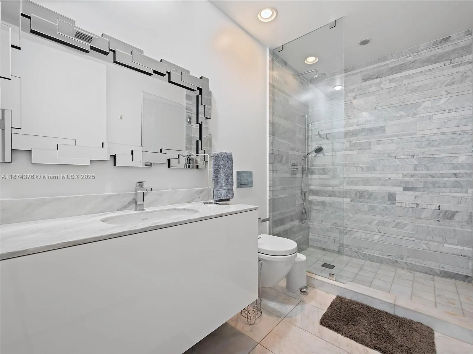 10203 Collins Ave, #1105