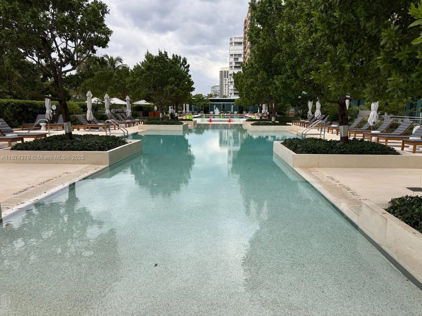 10203 Collins Ave, #1105