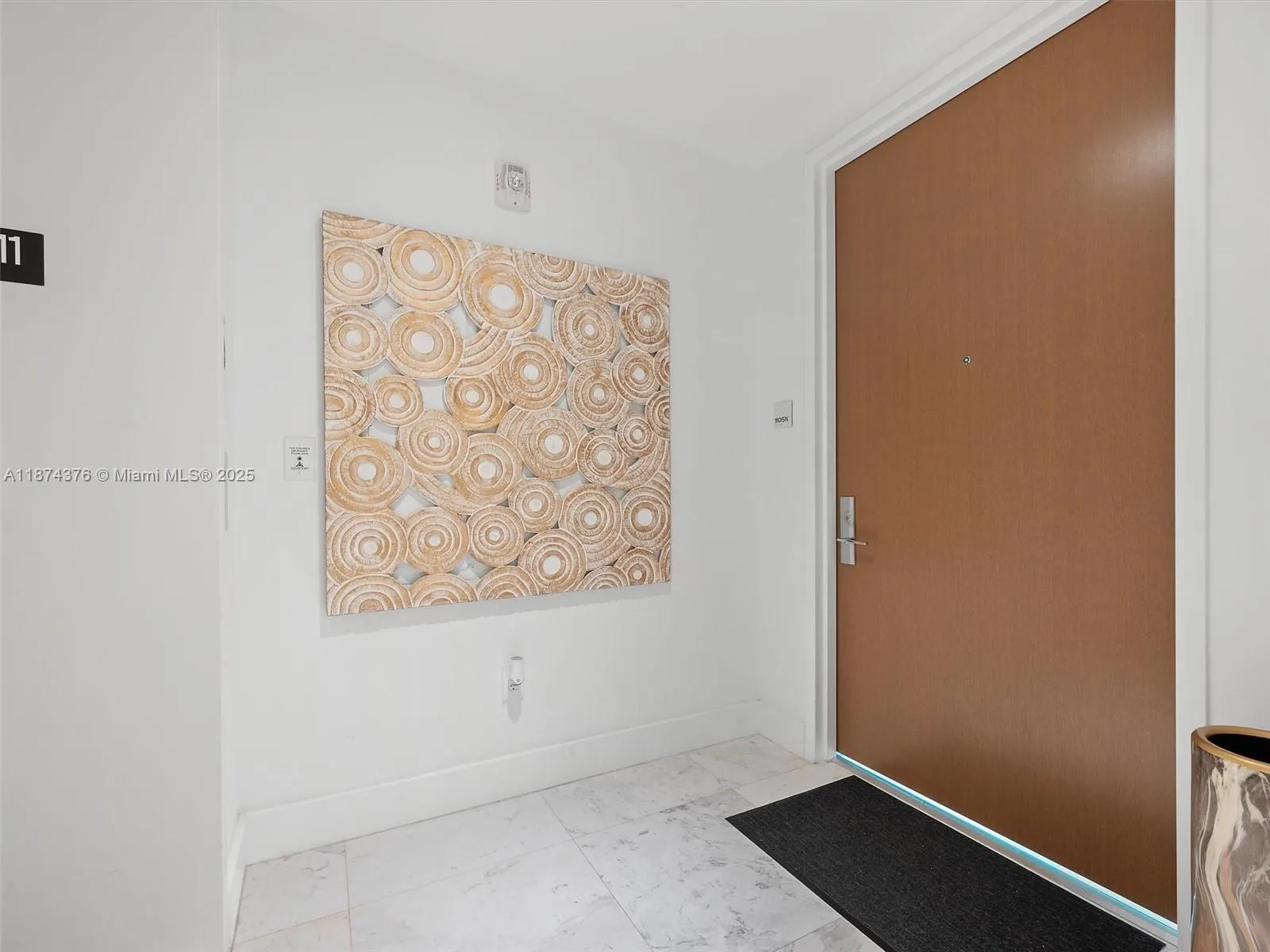 10203 Collins Ave, #1105