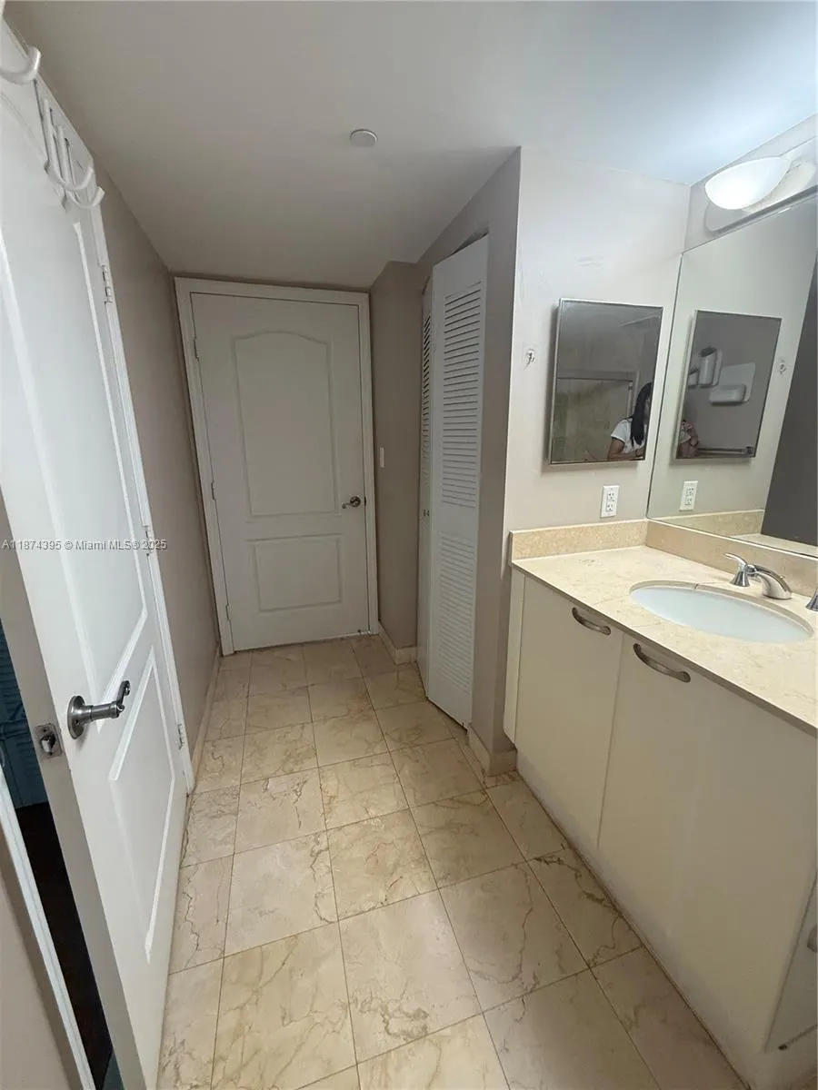 2101 Brickell Ave, #508