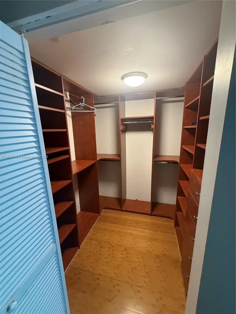2101 Brickell Ave, #508