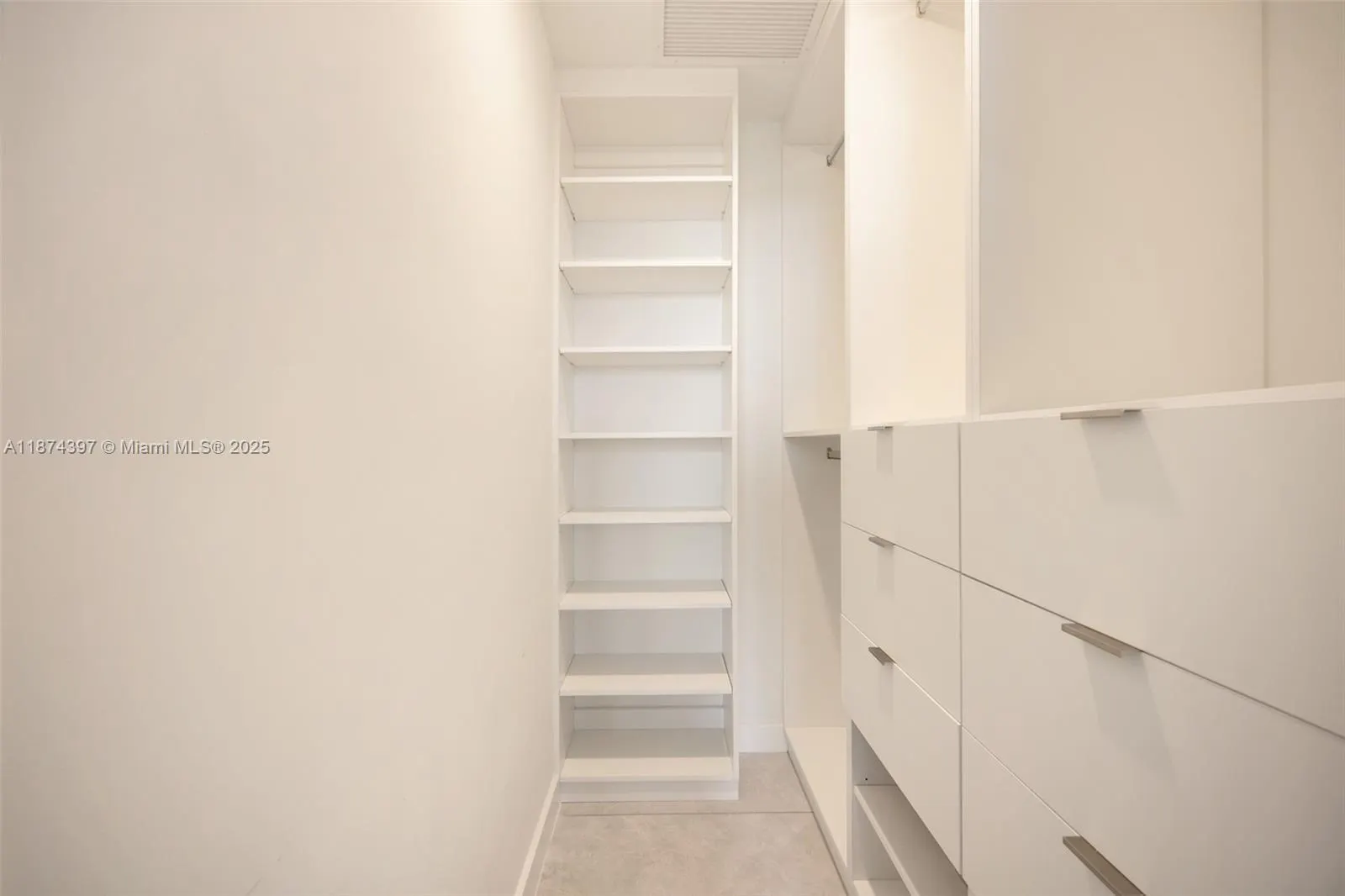 2678 Tigertail Ave, #1805