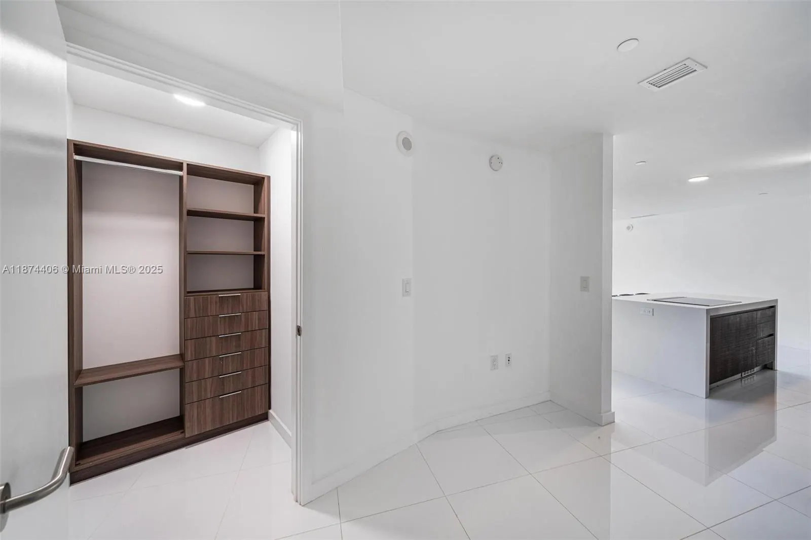 851 NE 1st Ave, #4603
