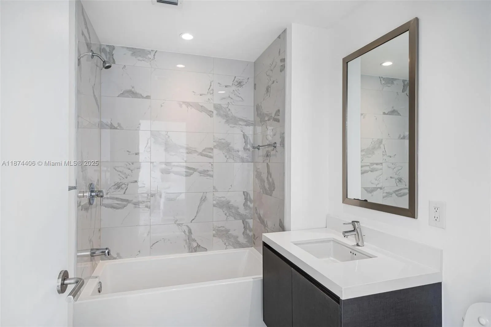 851 NE 1st Ave, #4603