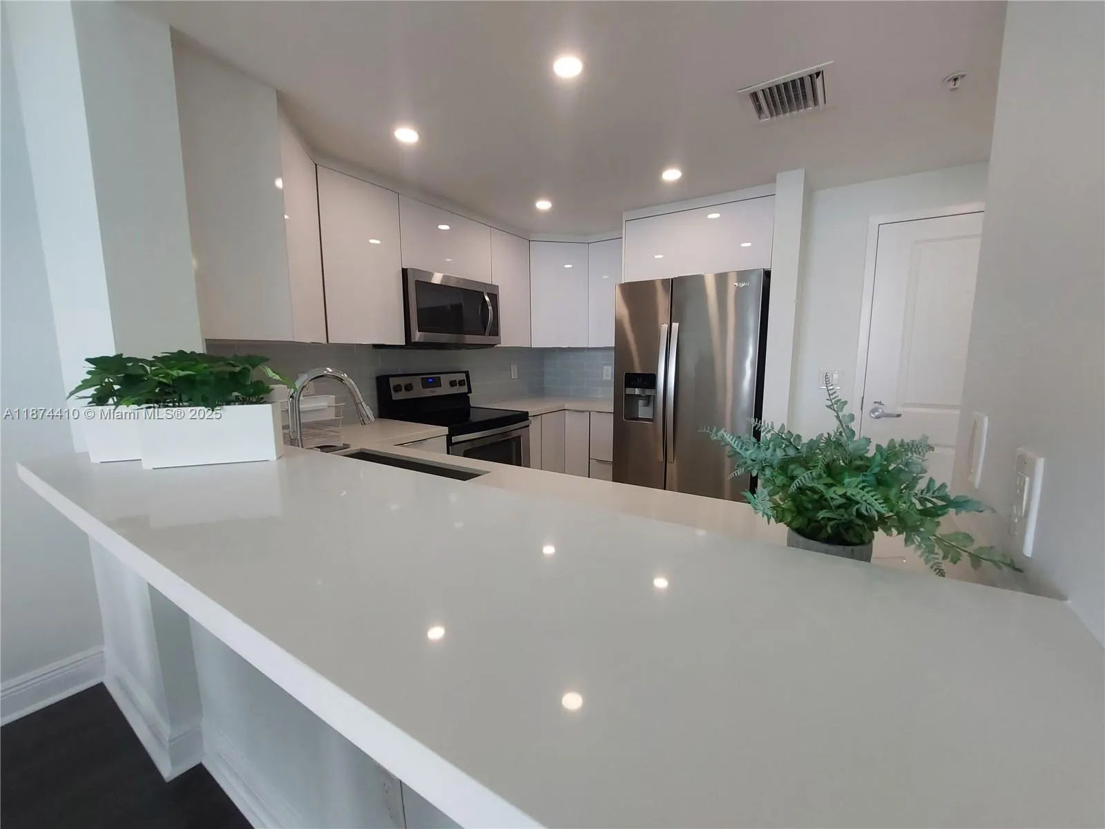 1250 S Miami Ave, #2011
