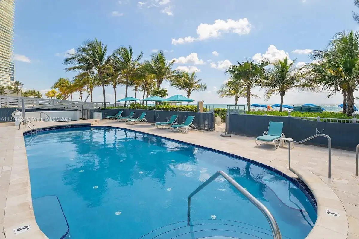 18683 Collins Ave, #1609