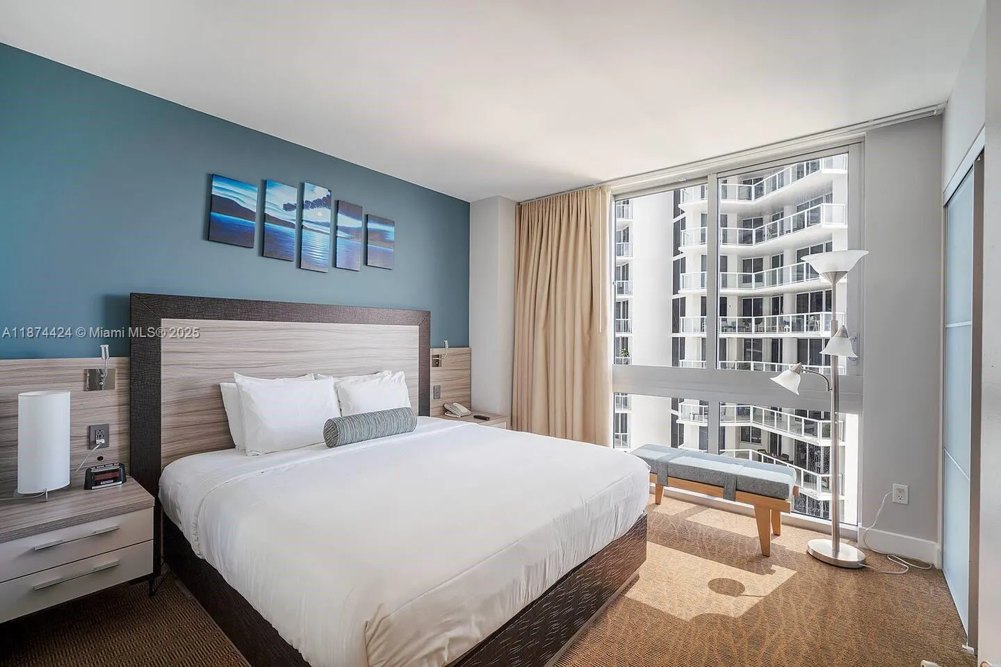 18683 Collins Ave, #1609