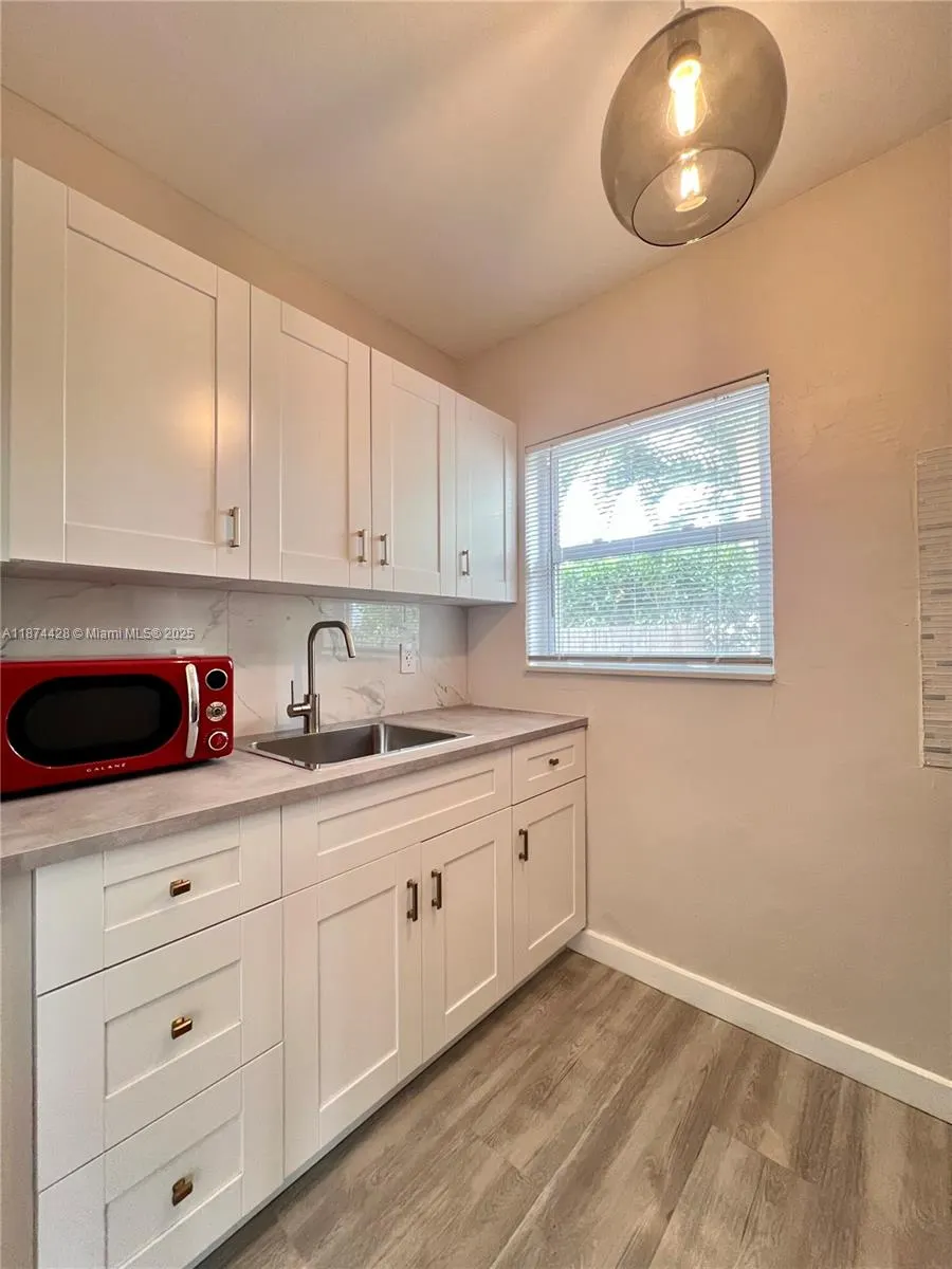 150 NE 59th St
