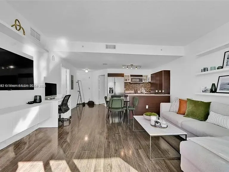 1900 N Bayshore Dr, #3507
