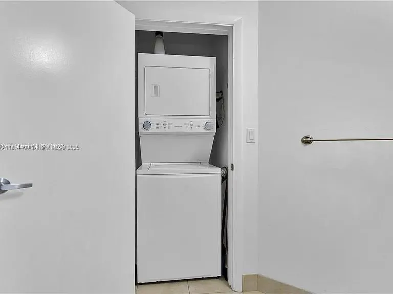 1900 N Bayshore Dr, #3507