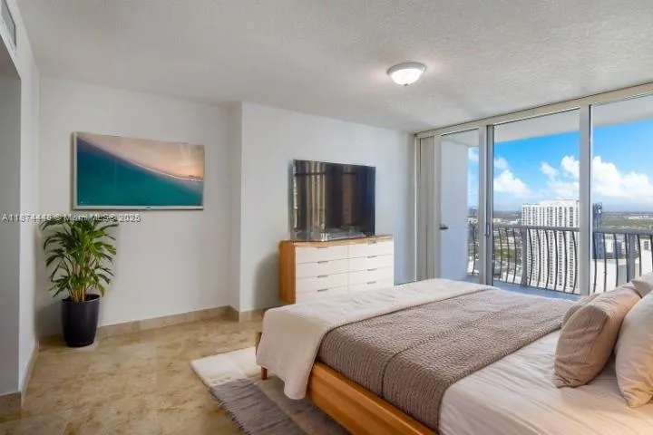 1750 N Bayshore Dr, #4109
