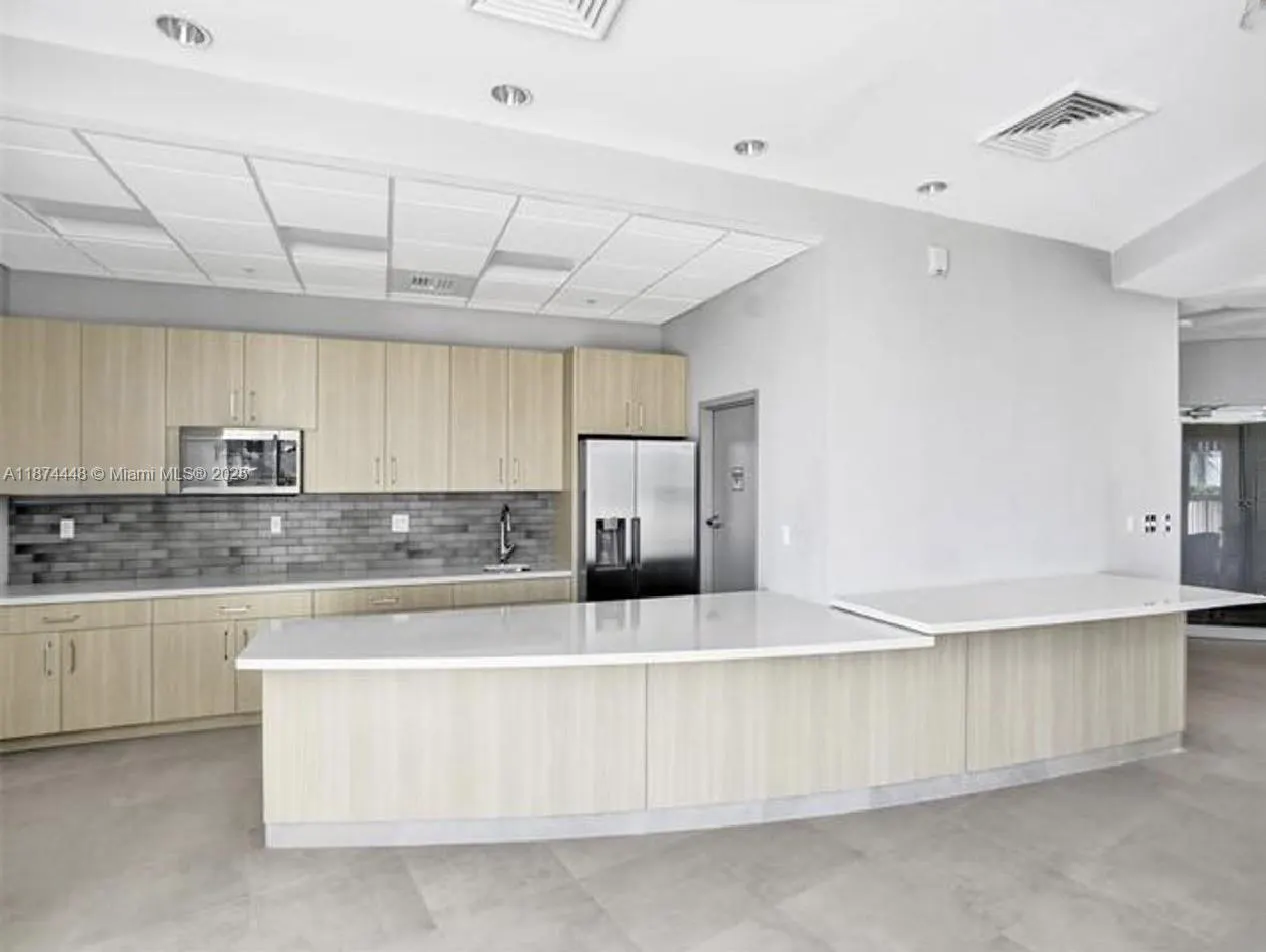 1750 N Bayshore Dr, #4109