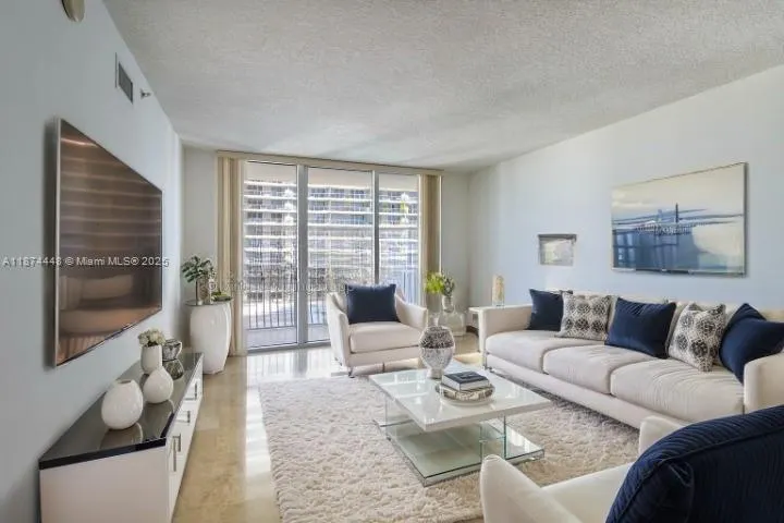 1750 N Bayshore Dr, #4109