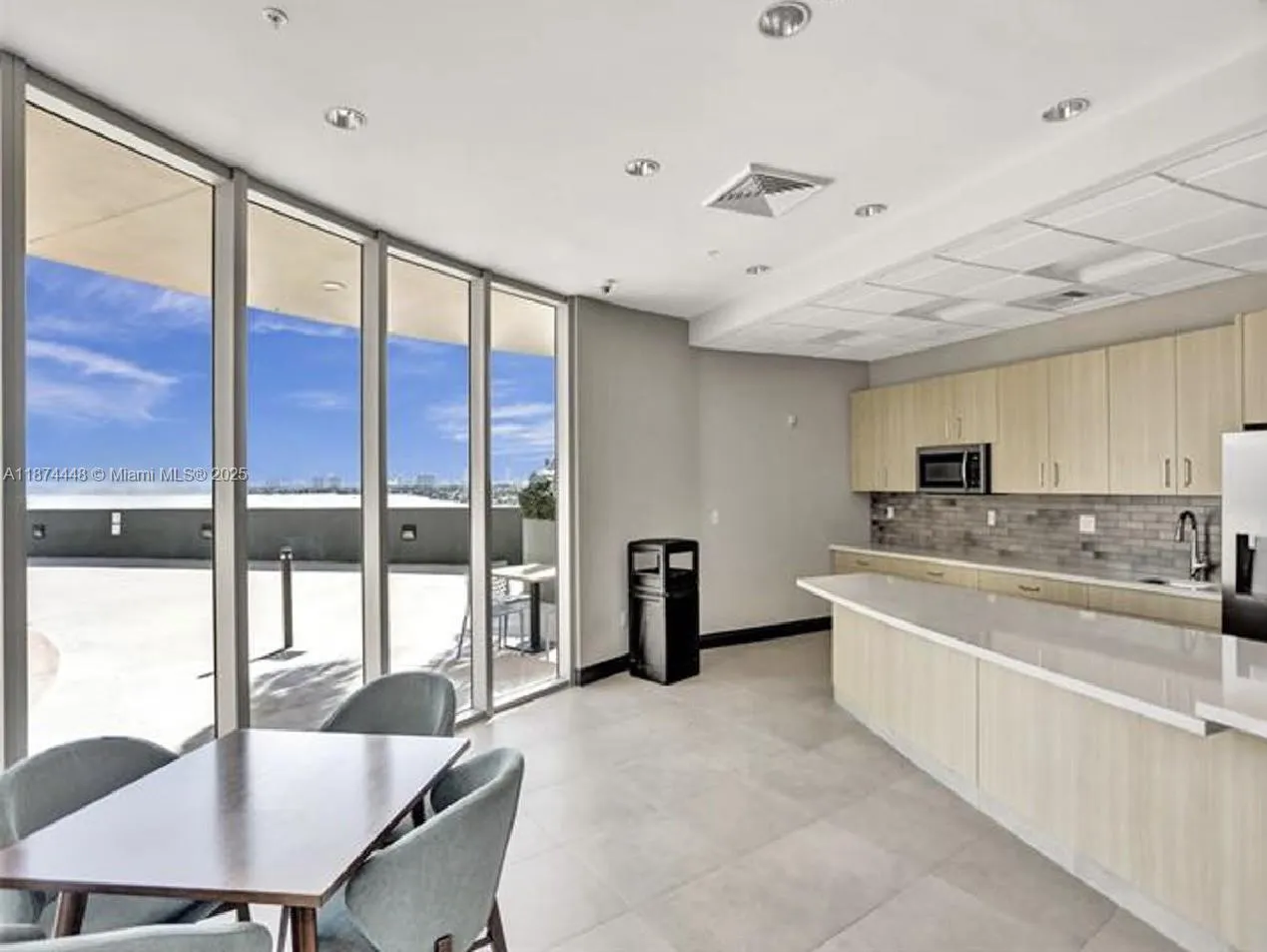 1750 N Bayshore Dr, #4109