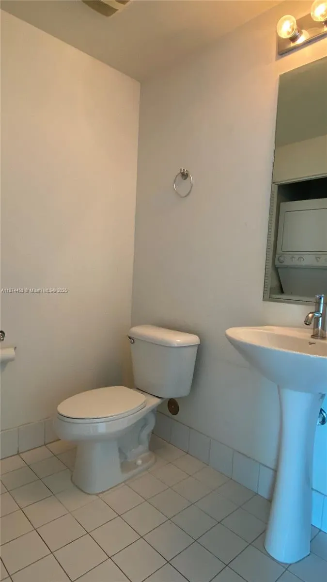 888 Biscayne Blvd, #911