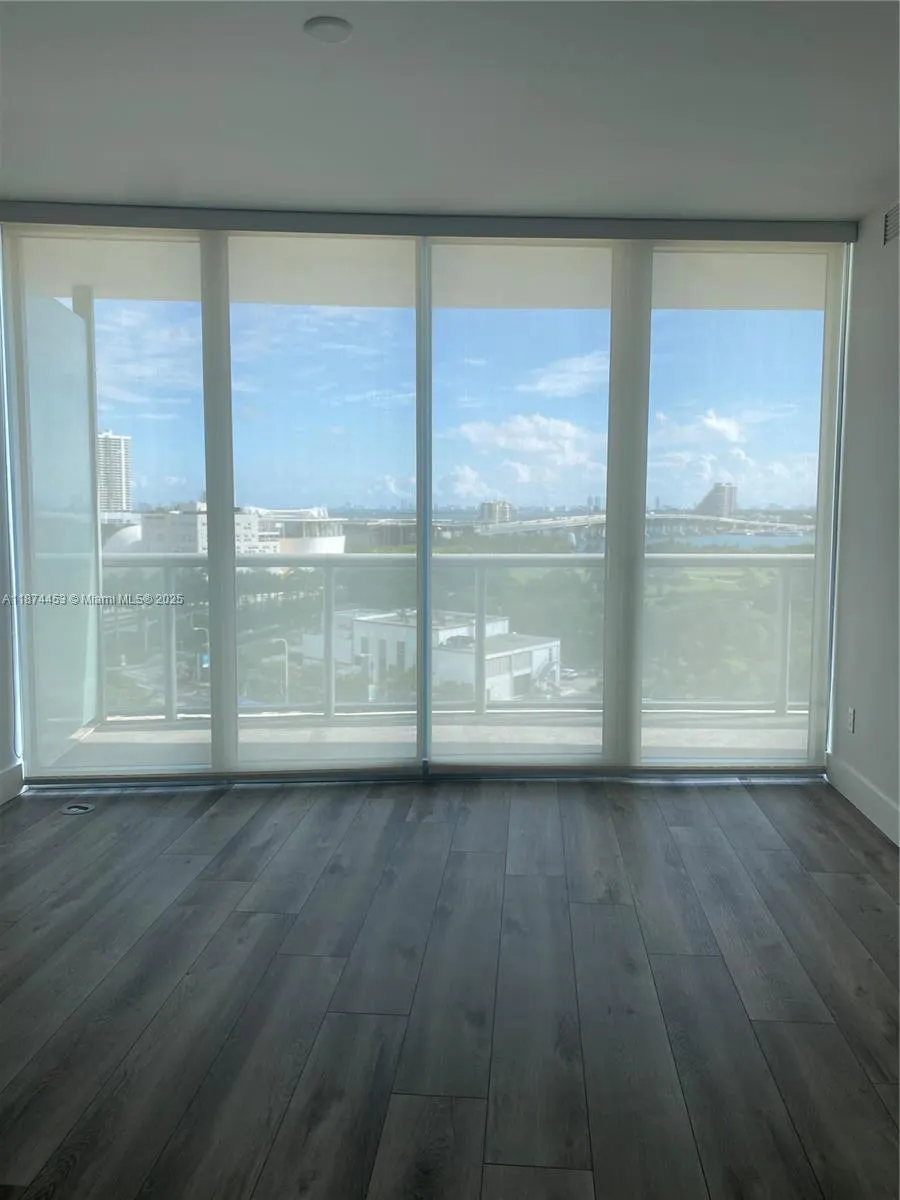 888 Biscayne Blvd, #911