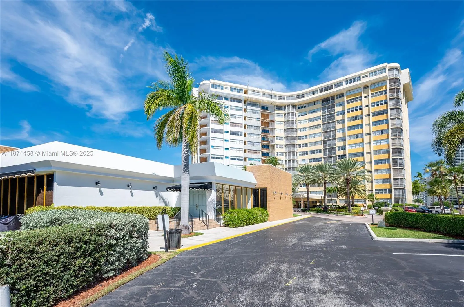 100 Golden Isles Dr, #104