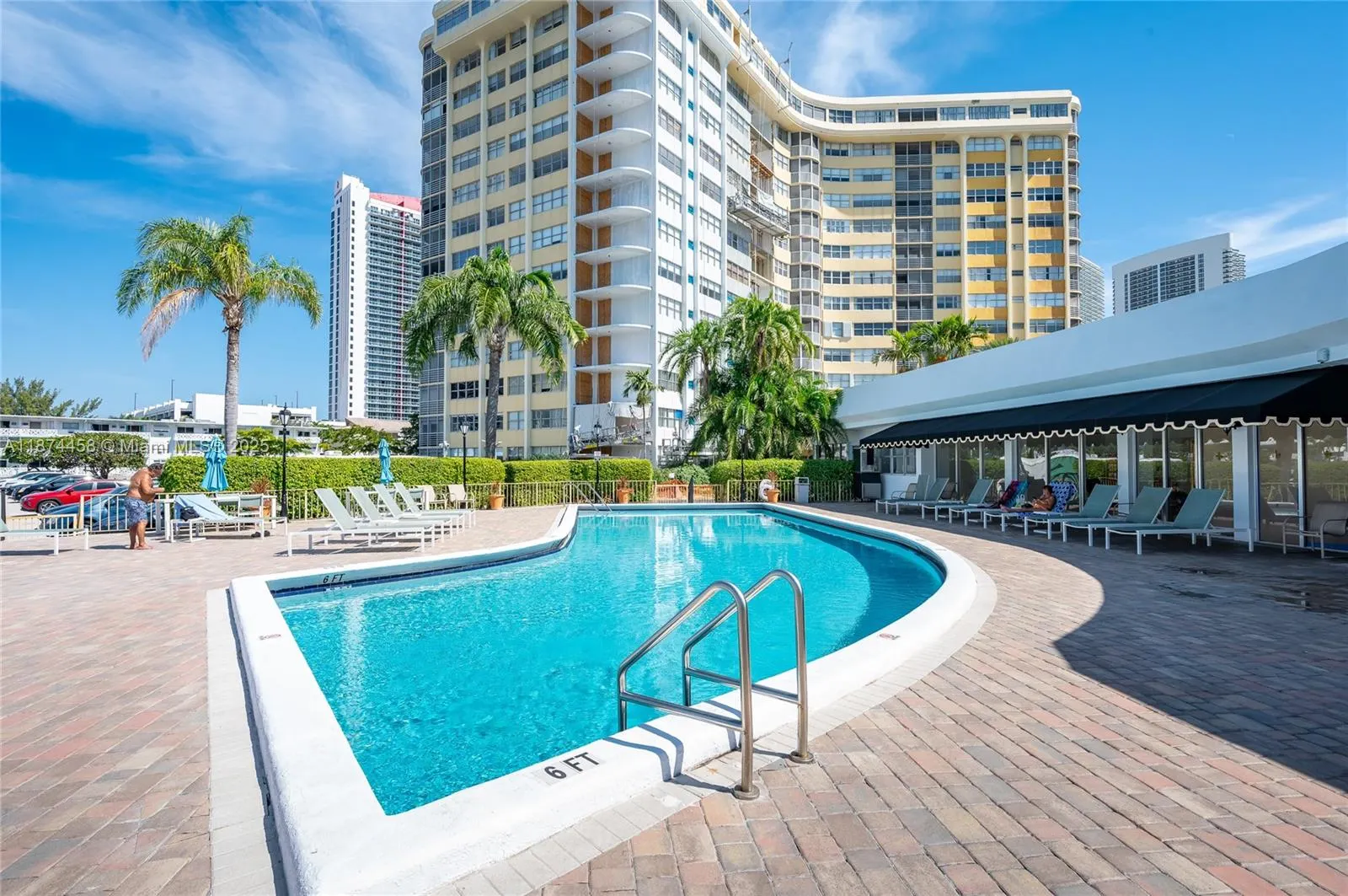 100 Golden Isles Dr, #104