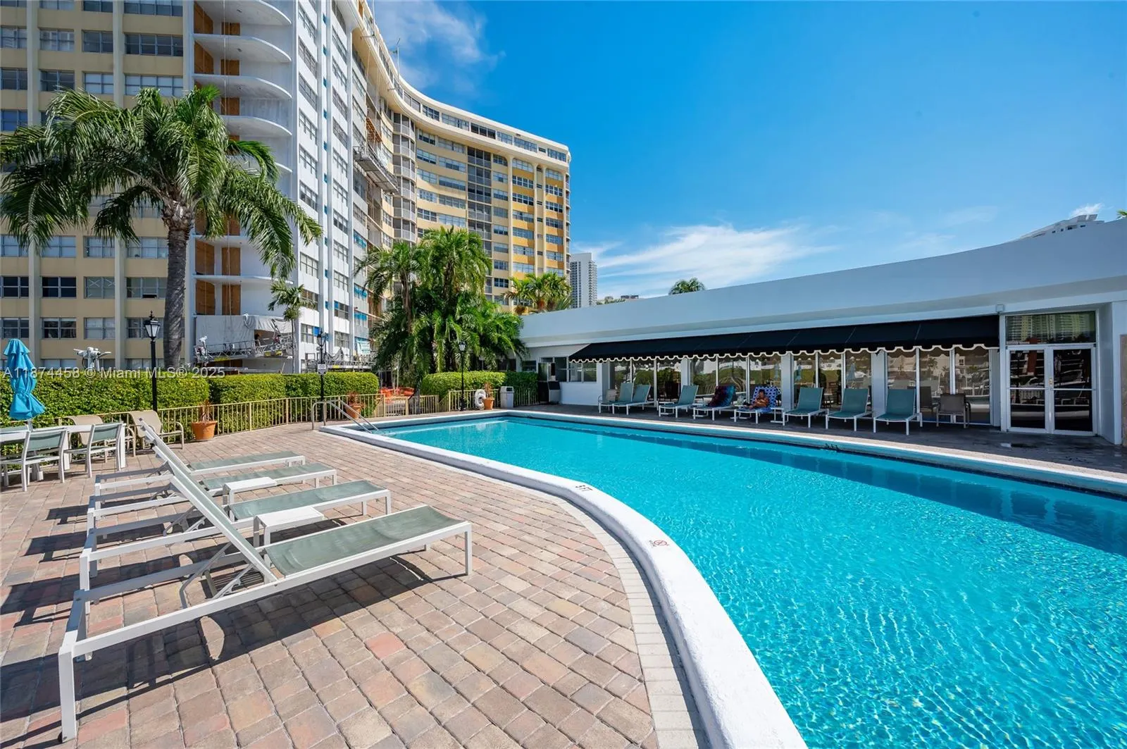 100 Golden Isles Dr, #104