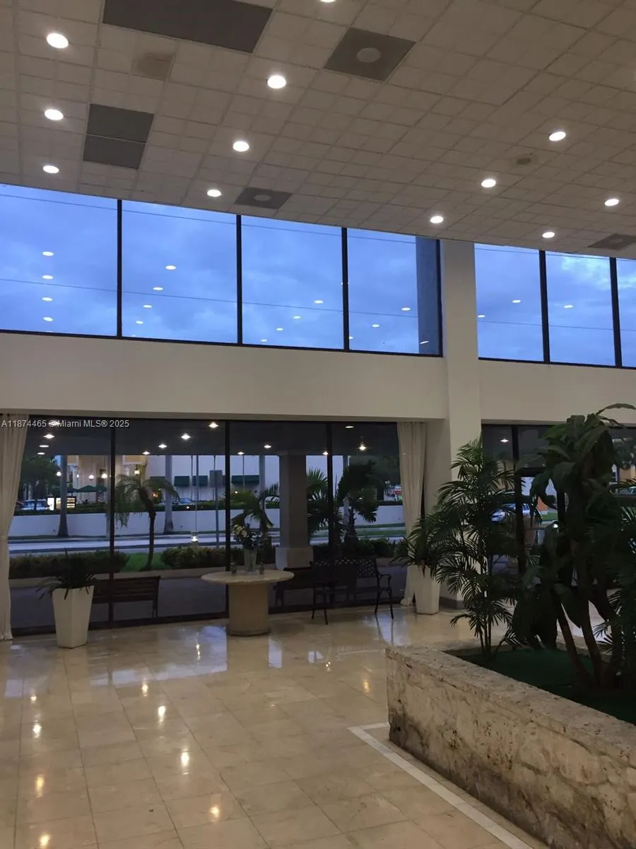 13499 Biscayne Blvd, #811