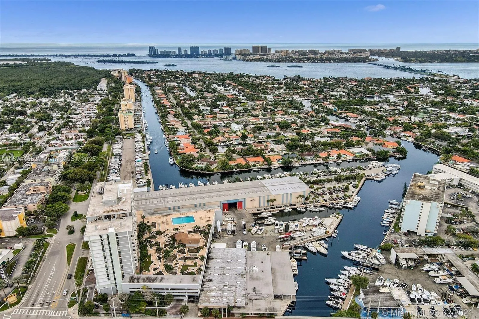 13499 Biscayne Blvd, #811
