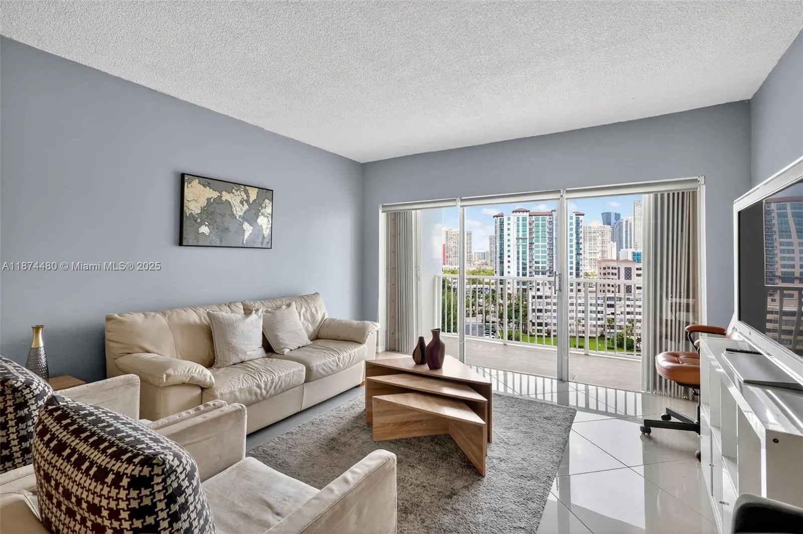300 Bayview Dr, #1009