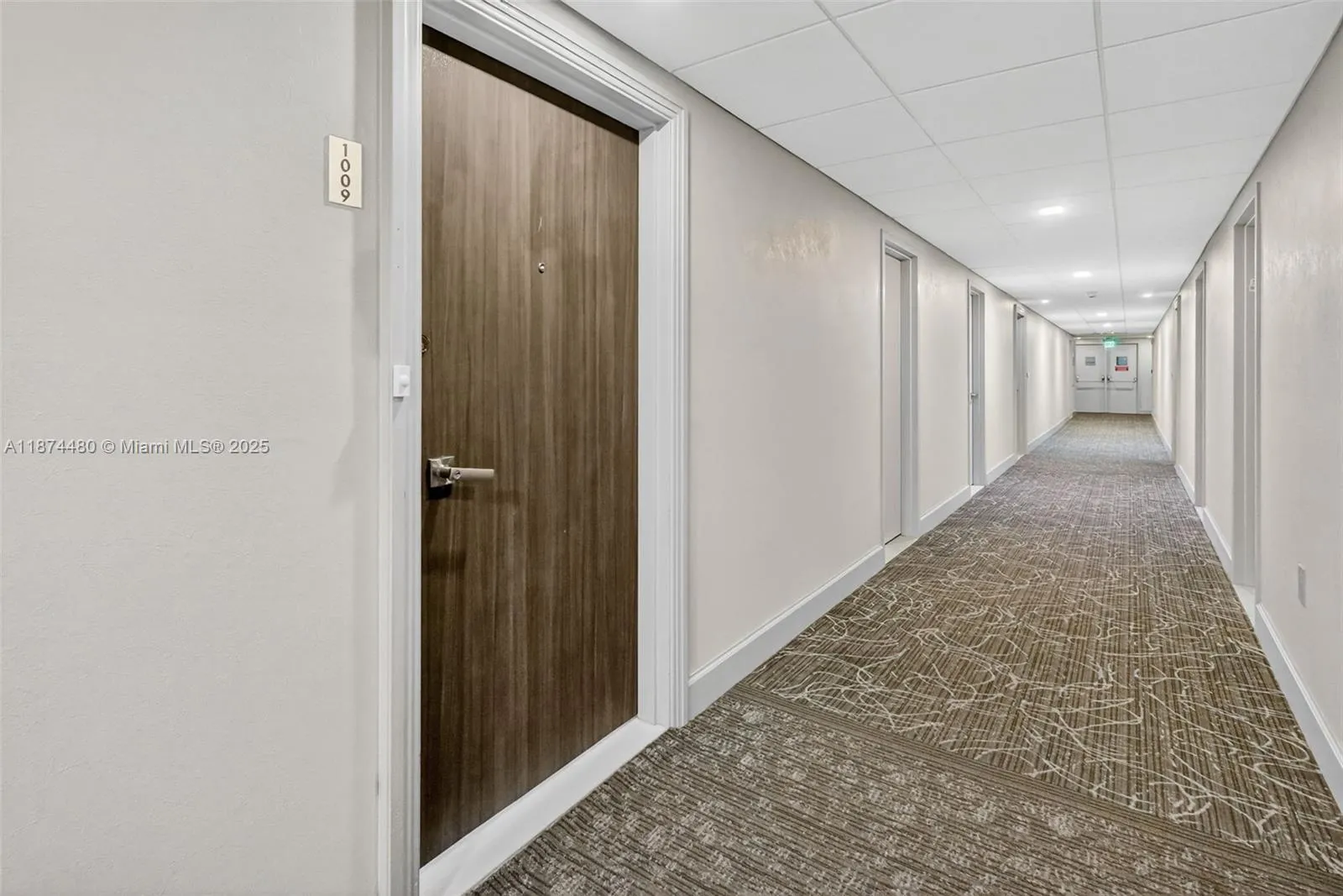 300 Bayview Dr, #1009