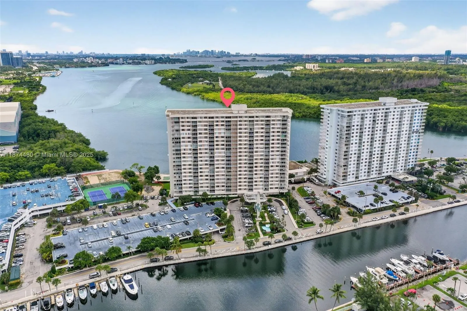 300 Bayview Dr, #1009