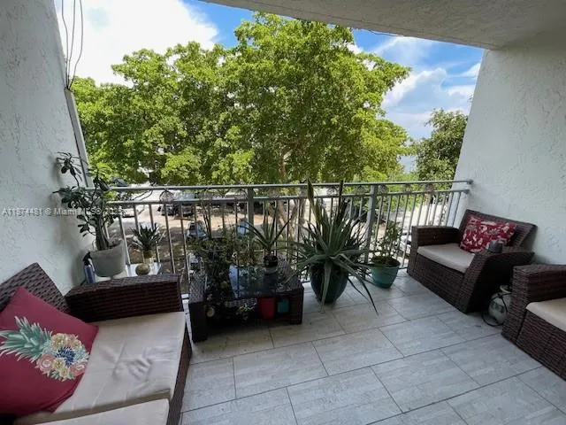 750 NE 64th St, #B401