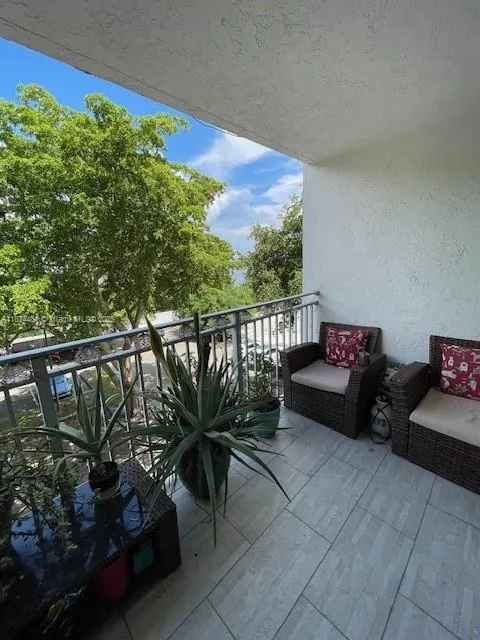 750 NE 64th St, #B401