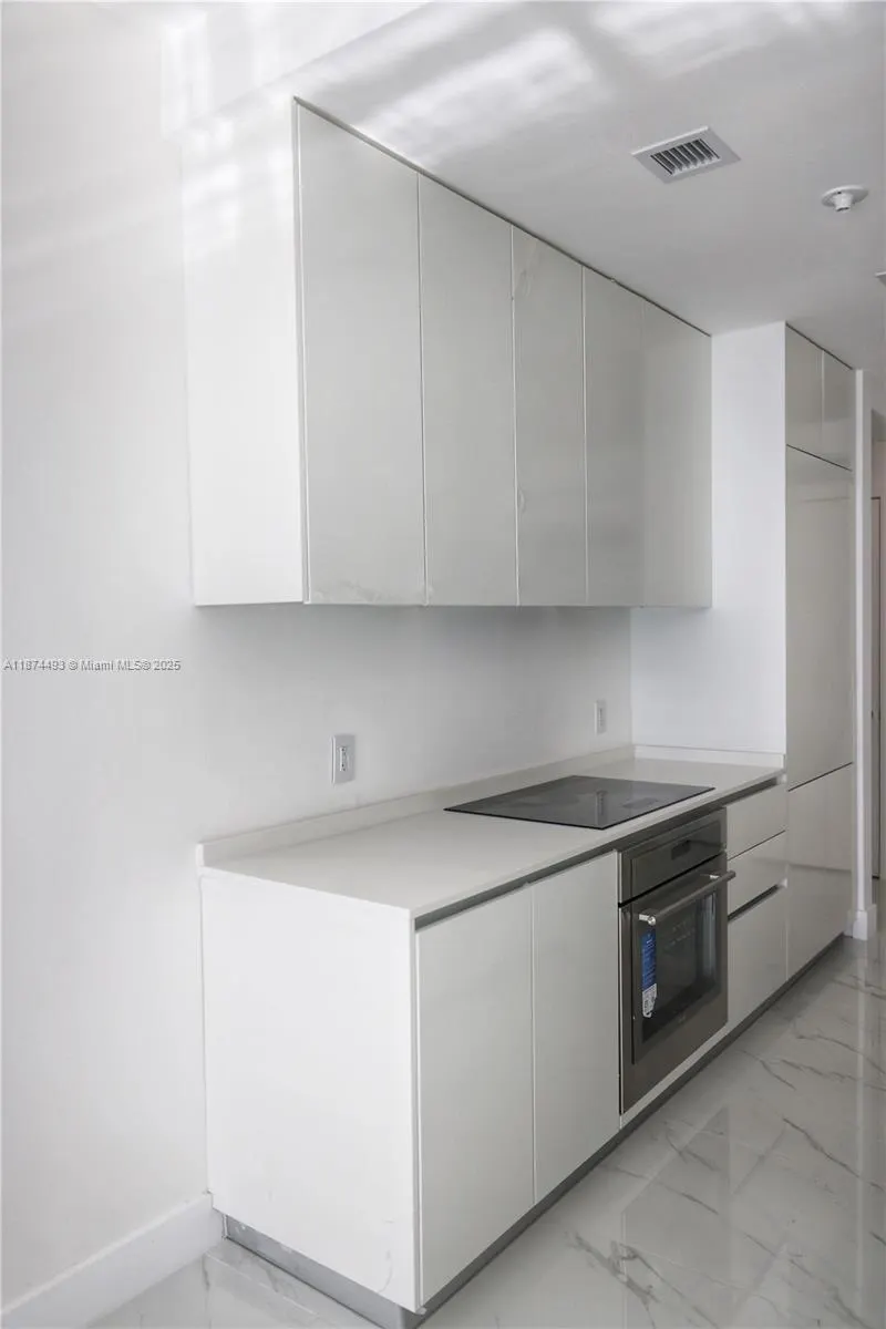 700 NE 24th St, #2704