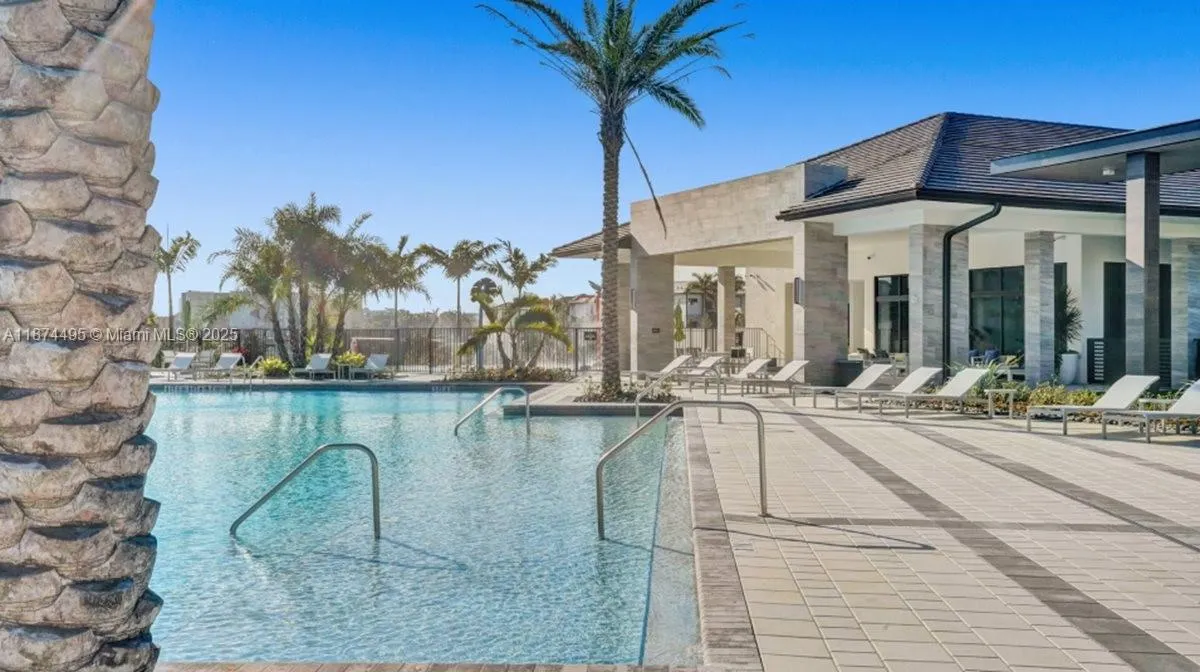 4260 NW 82nd Ave