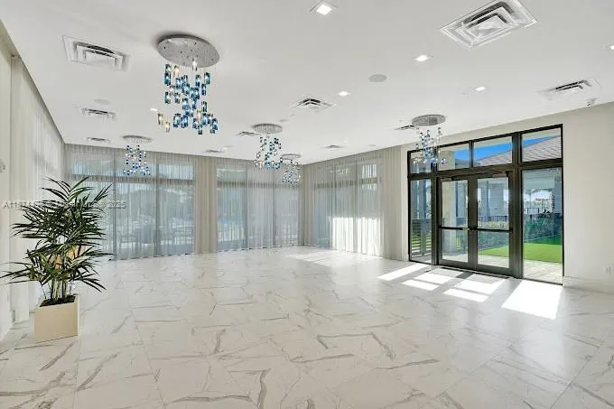 4260 NW 82nd Ave