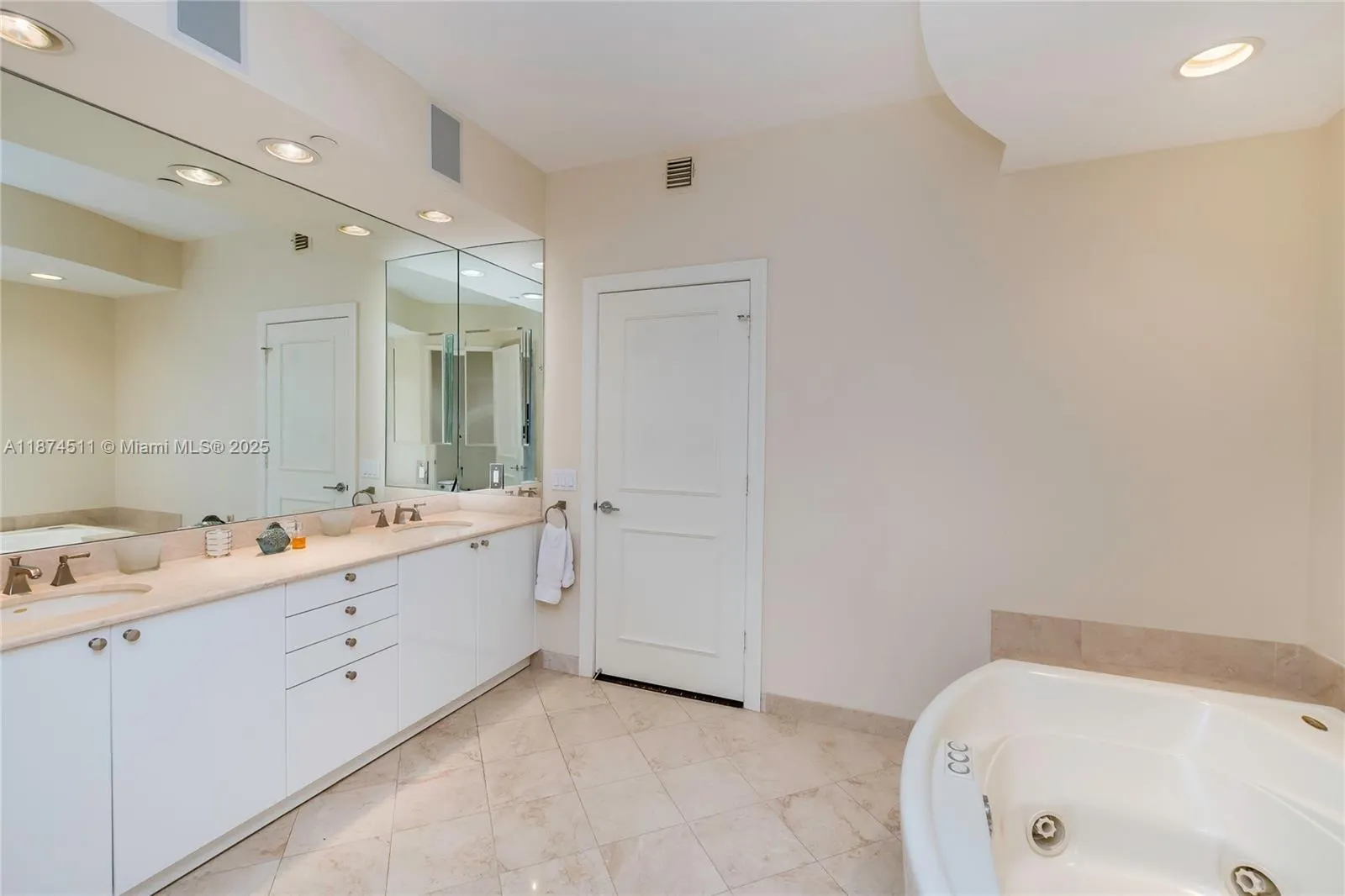 785 Crandon Blvd, #603