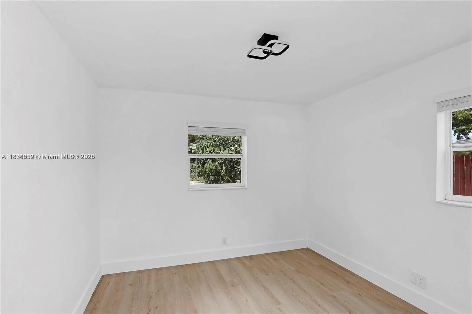 610 NW 38th Ct, #NW