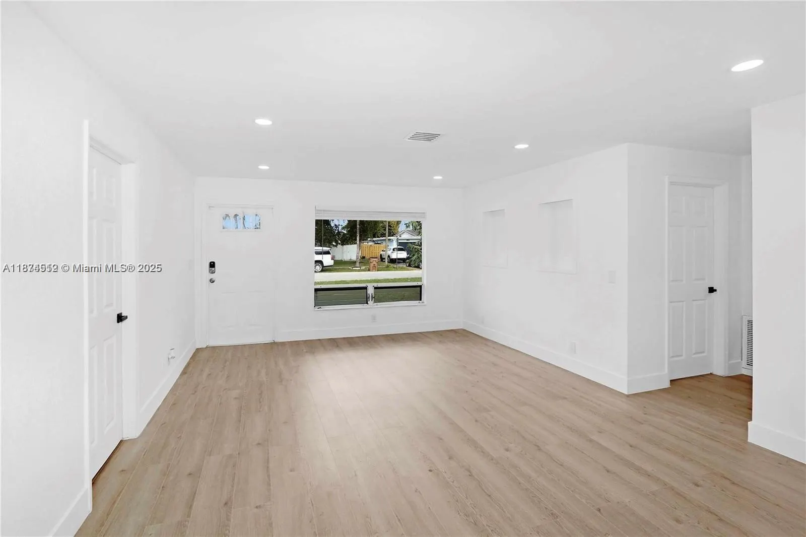 610 NW 38th Ct, #NW