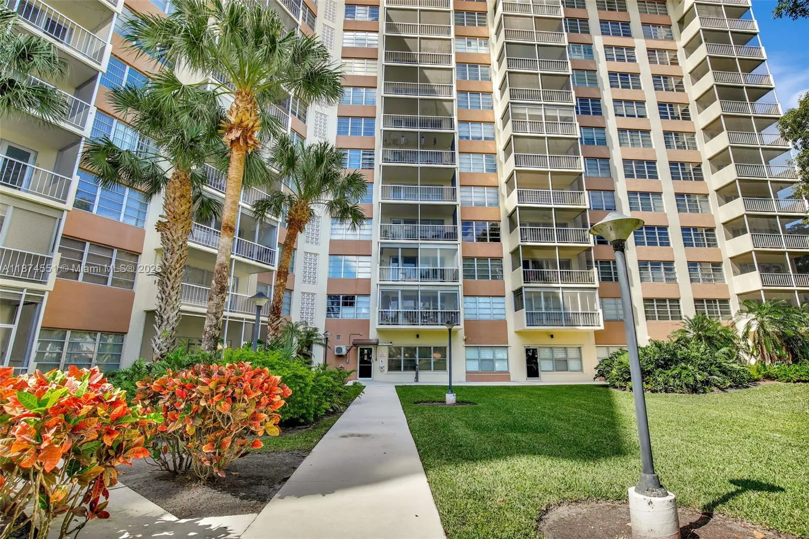 10777 W Sample Rd, #912