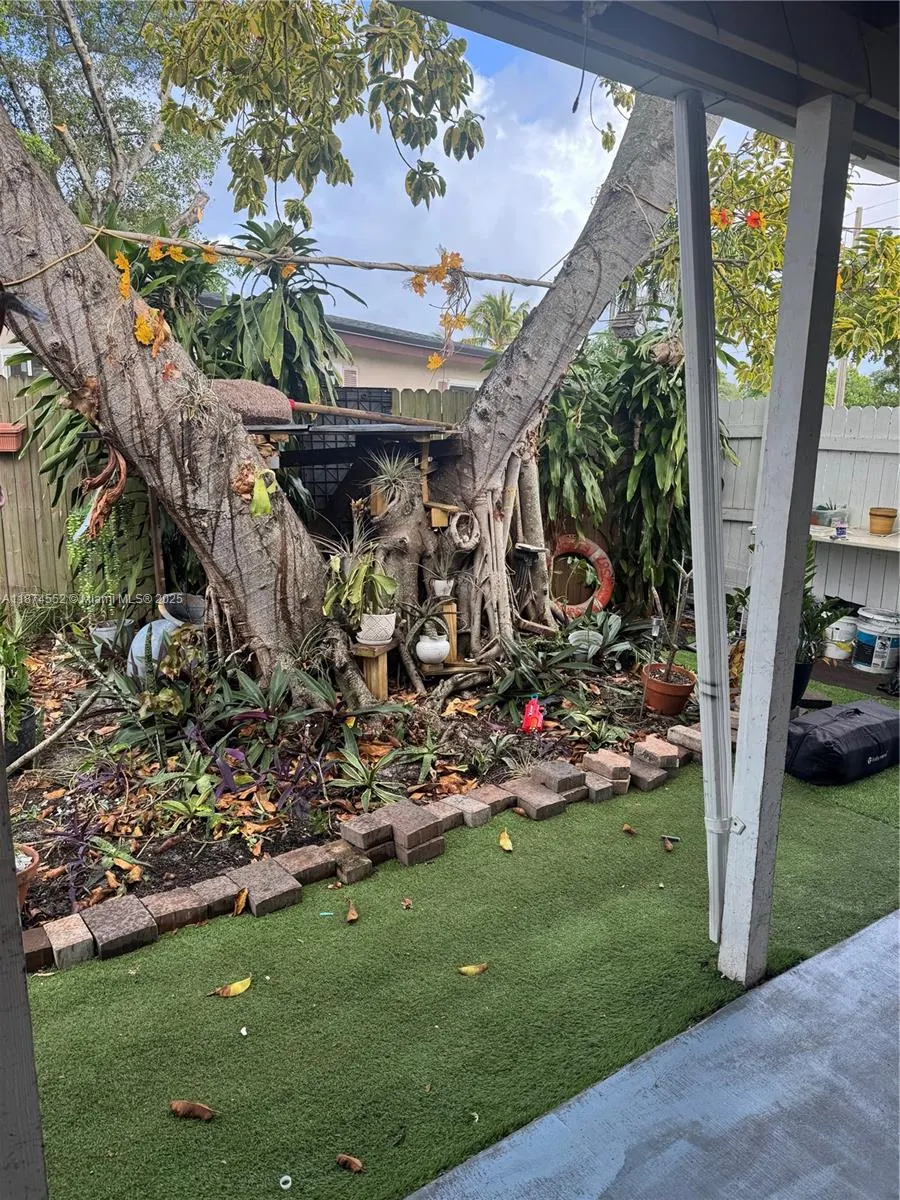 1625 NW 9th Ave