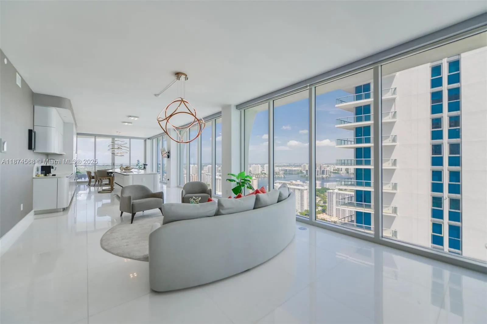 16901 Collins Ave, #4005