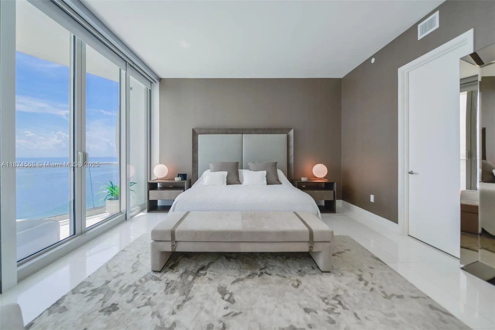 16901 Collins Ave, #4005