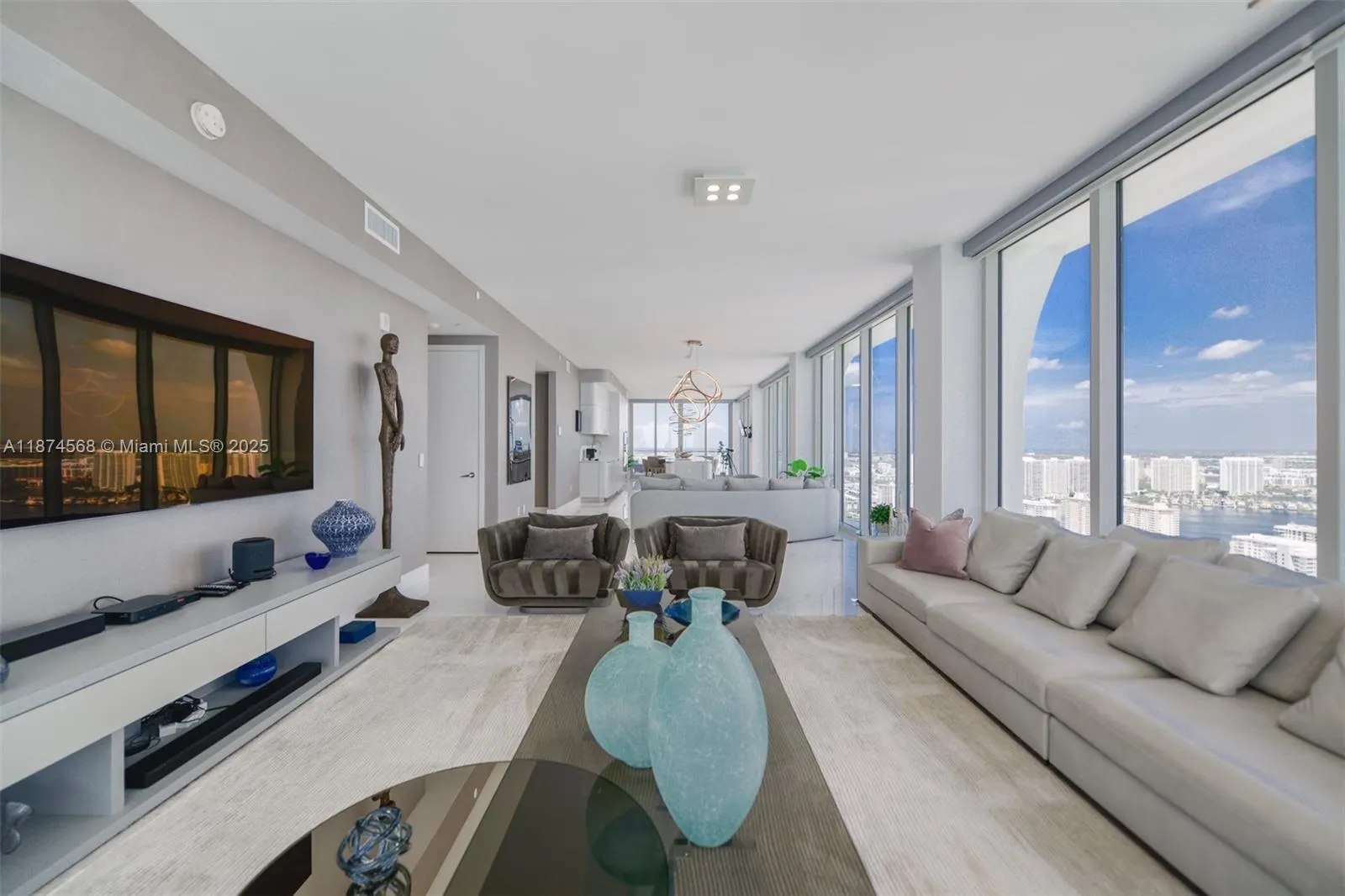 16901 Collins Ave, #4005