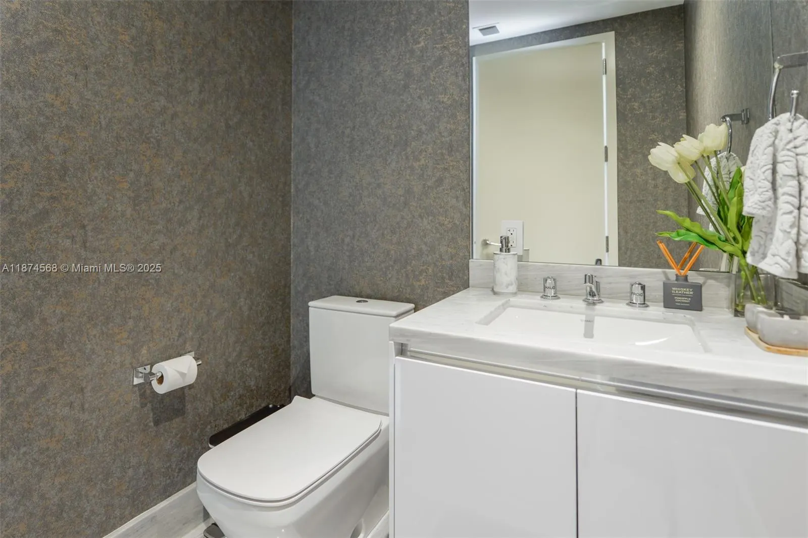 16901 Collins Ave, #4005