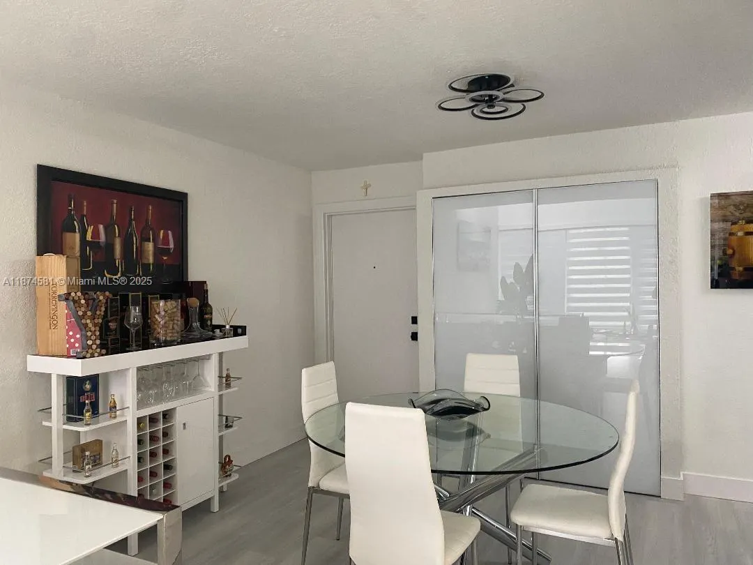 8821 W Flagler St, #503