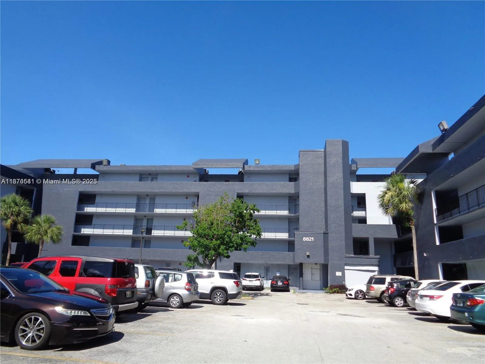 8821 W Flagler St, #503